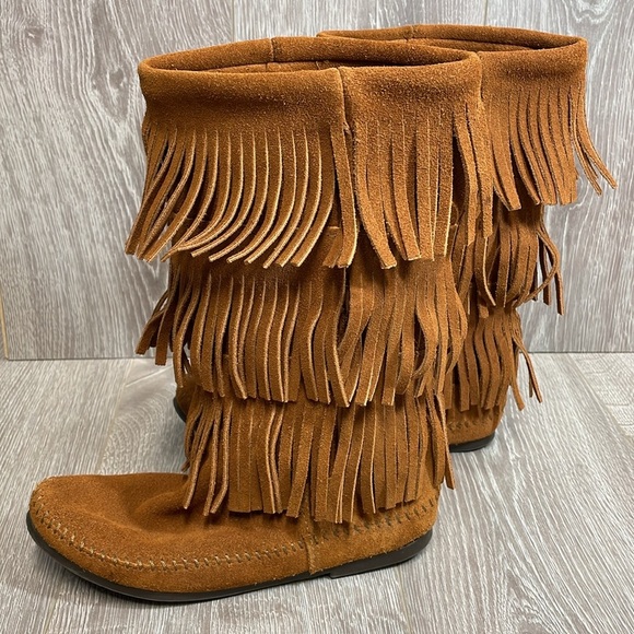 Minnetonka 3-Layer Fringe Boot Style 1632 Brown Suede Leather 8 - Picture 3 of 15